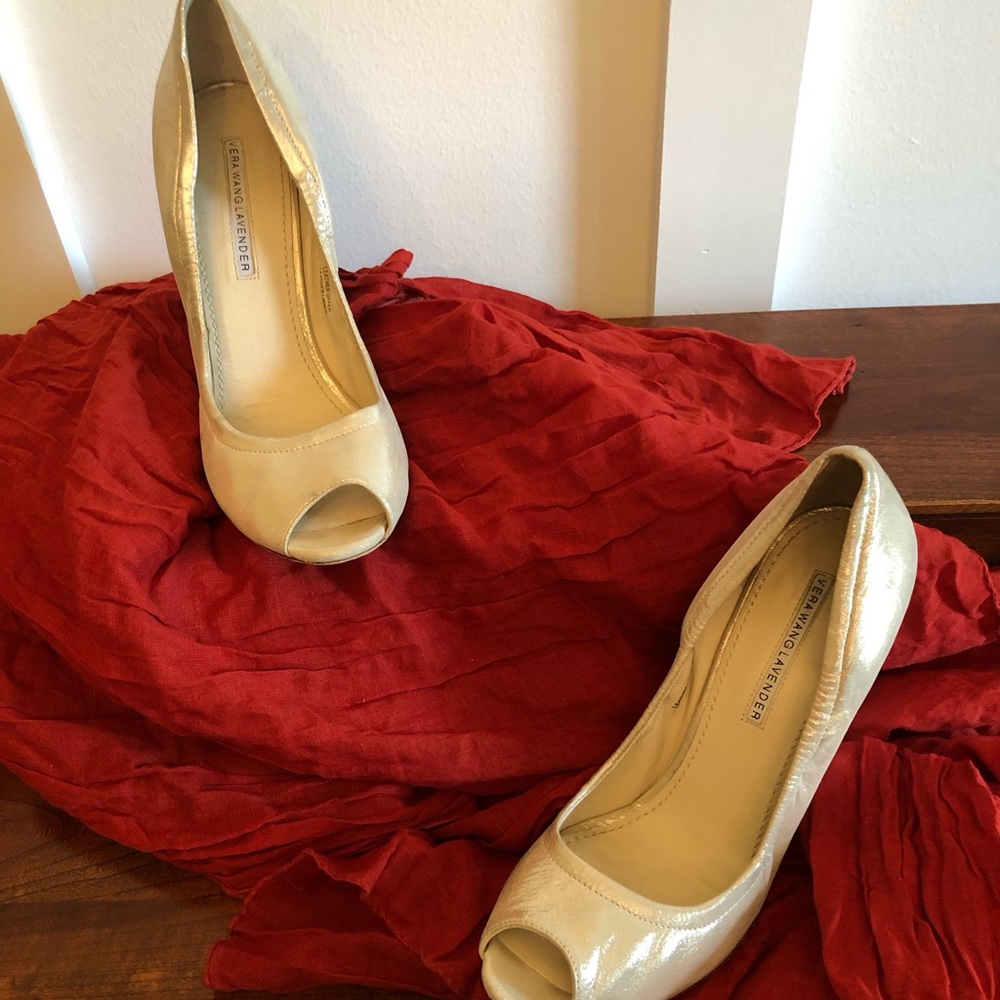 Vera Wang Lavender shimmery wedge heels size 7
